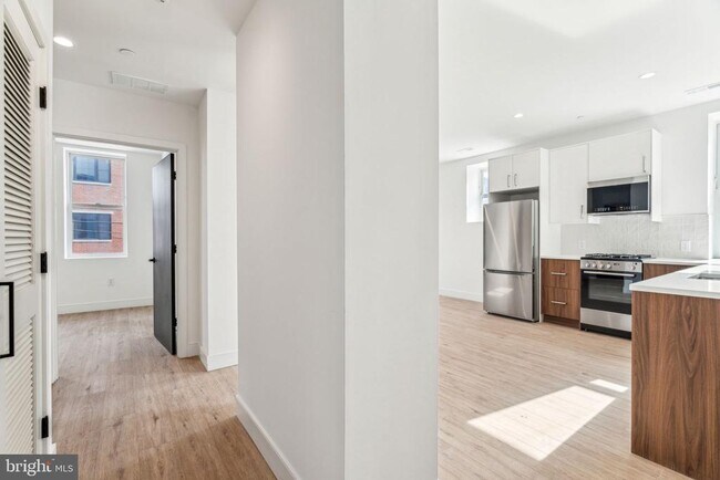 Building Photo - 1254 S 18th St