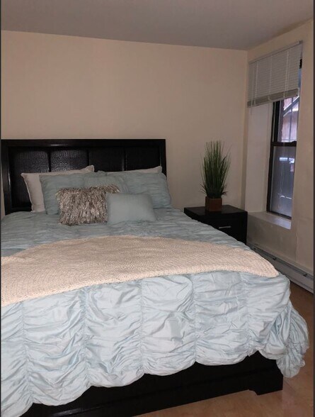 Building Photo - 91 Saint Botolph St