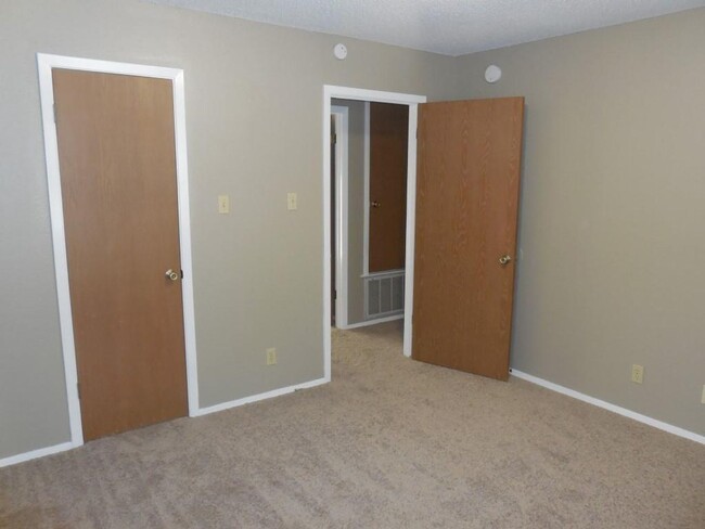 Building Photo - AUS8108 Dunn