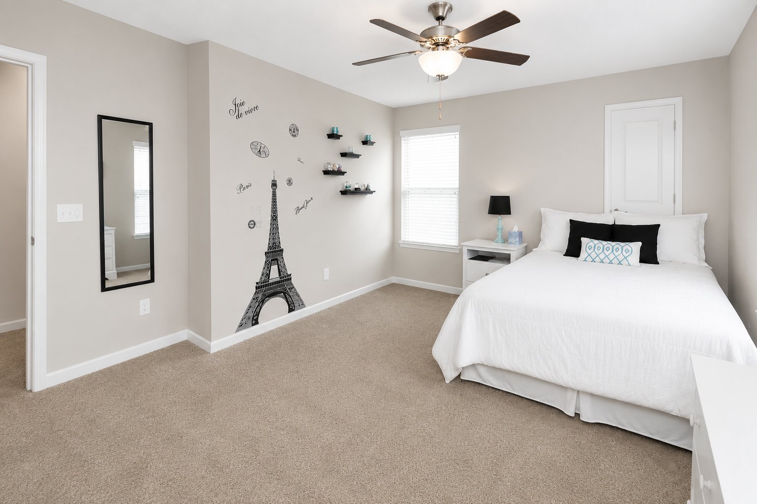 Building Photo - 9480 Woodbine Way
