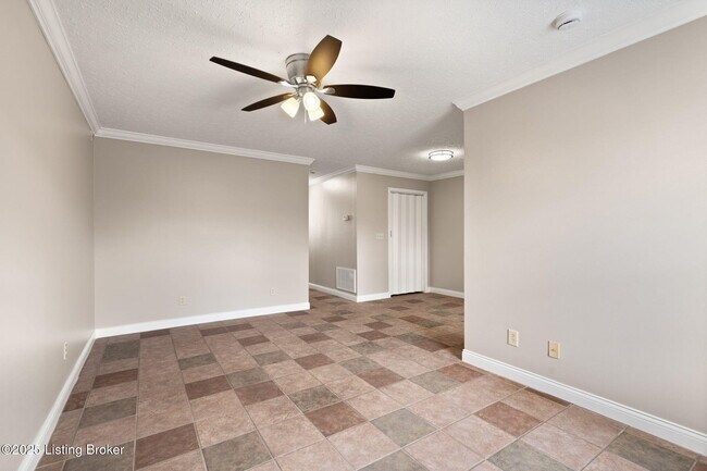 Building Photo - 703 Victoria Ct