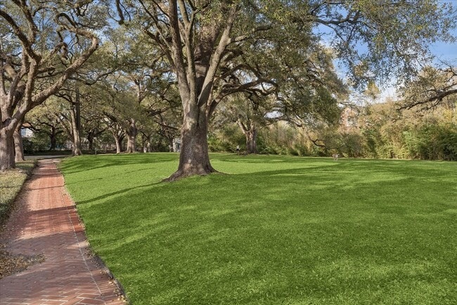 Building Photo - 1205 Autrey St