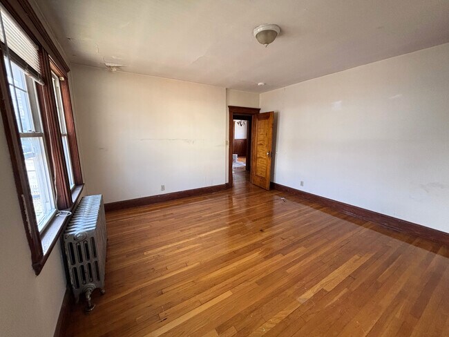Building Photo - 5051 Washington St