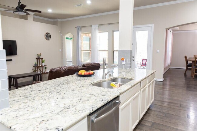 Building Photo - 5519 Caper Shores Ln
