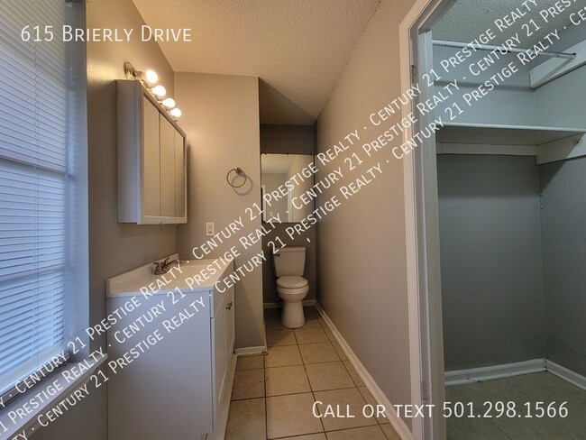 Building Photo - 615 Brierly Dr