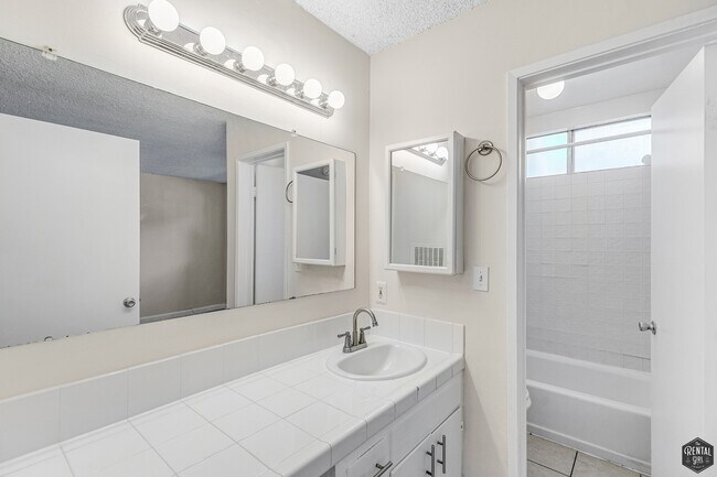 Building Photo - 2435 2nd St