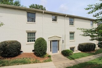 Building Photo - (Coming Soon) 2 Bedroom Condo on Park Road!