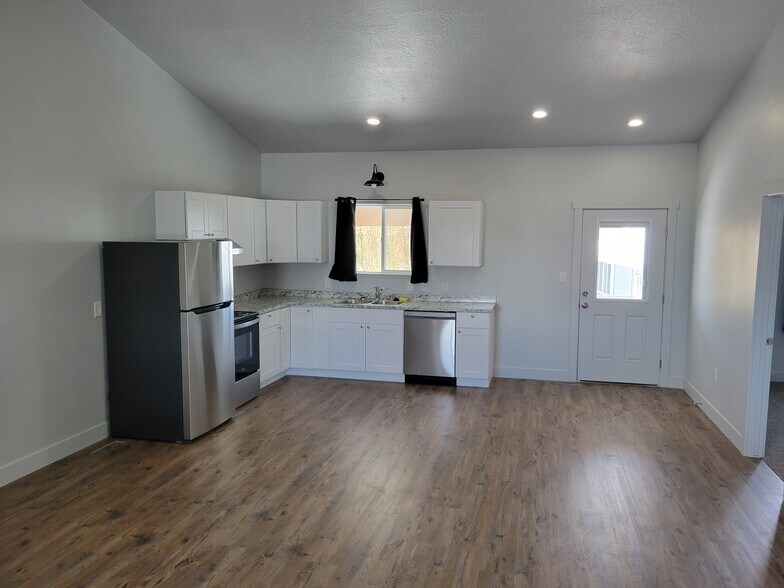 Building Photo - 200 Gannett Dr