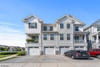 Building Photo - 19 Tippet St