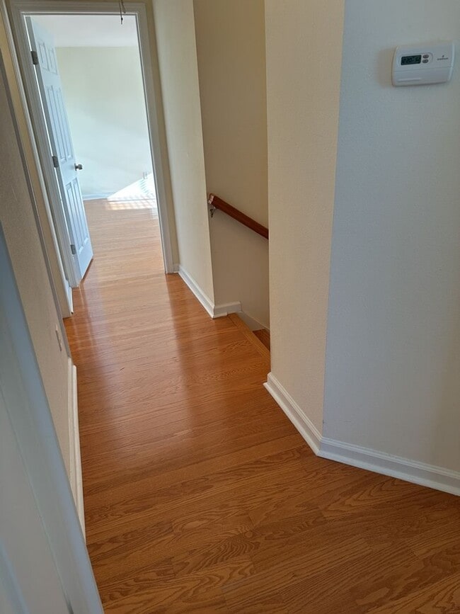 Building Photo - 10 Evergreen Oak Dr