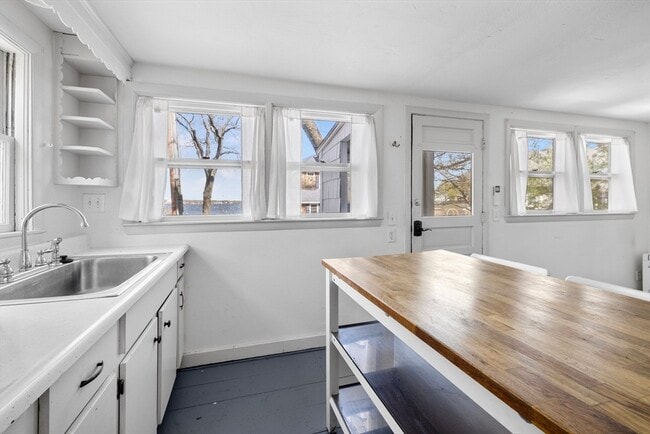 Building Photo - 9 Nonantum Rd