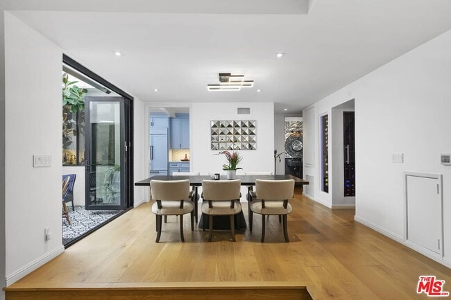 Building Photo - 2237 Century Hill