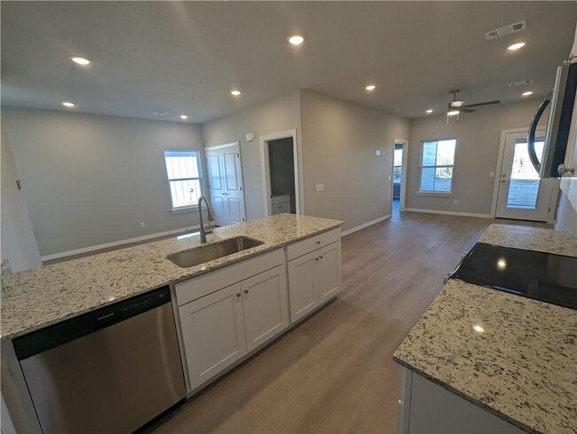 Building Photo - 1606 SW Casuarina Dr
