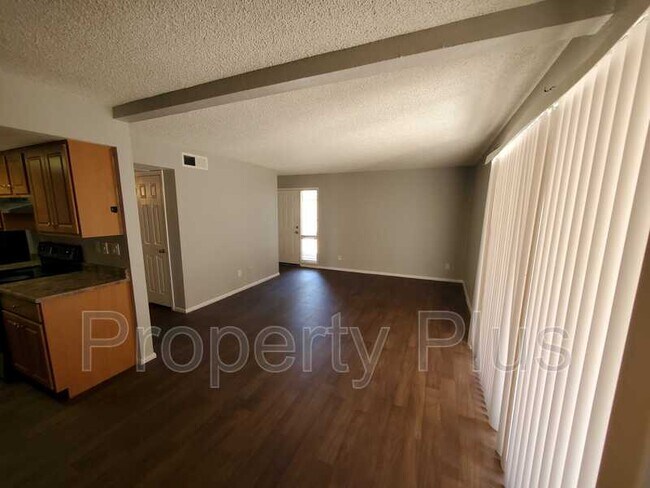 Building Photo - 3810 N Maryvale Pkwy