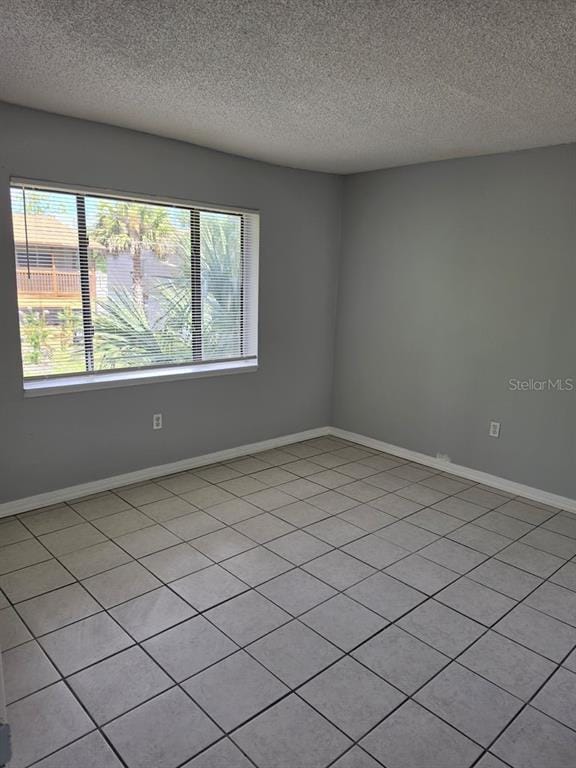 Building Photo - 2526 S Oak Ave