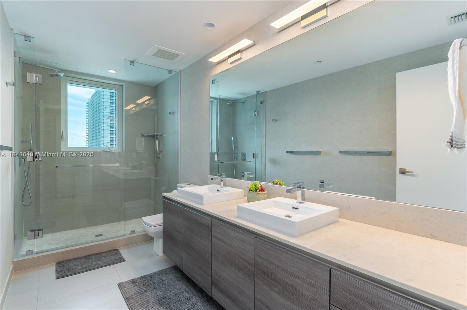 Building Photo - 1080 Brickell Ave