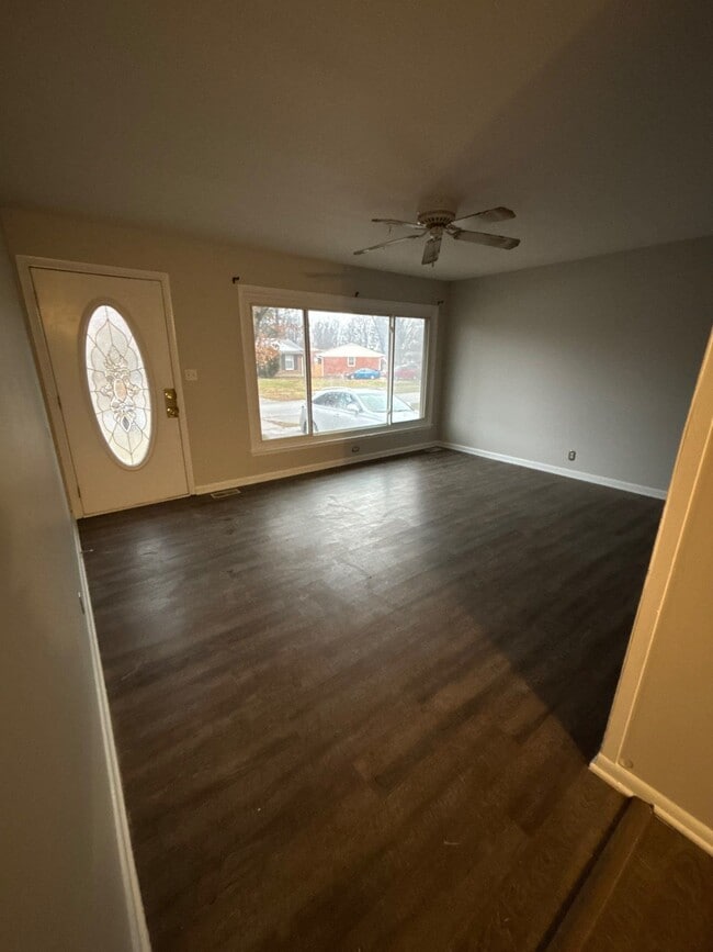 Building Photo - 3823 Manner Dale Dr