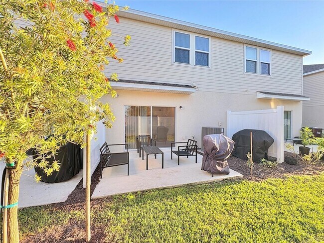 Building Photo - 5020 Revolutionary Wy