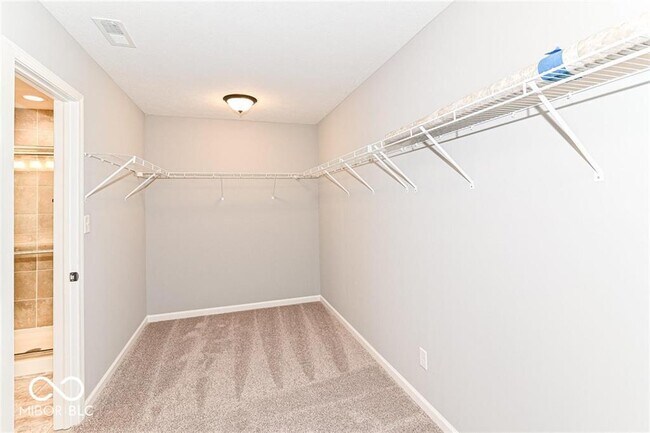 Building Photo - 2165 Davis Dr