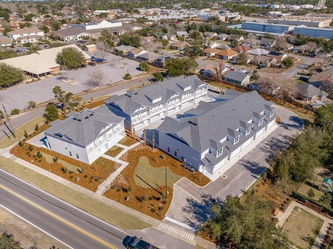 Building Photo - 100 Beach Dr