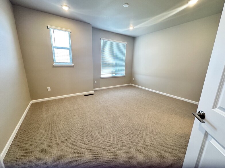 Building Photo - 6800 Merseyside Ln