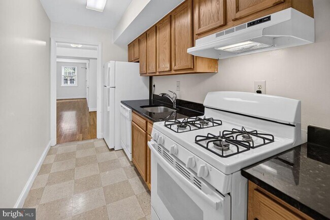 Building Photo - 7818 Tilbury St
