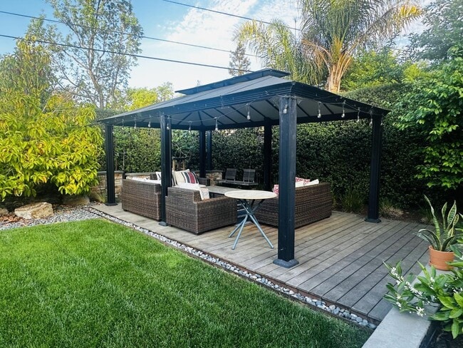 Building Photo - 3179 Bryant St