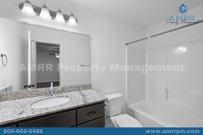 Building Photo - New 3 Bedroom Townhome In Duenweg!