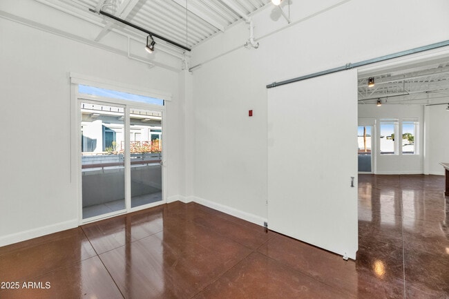 Building Photo - 7039 E Main St