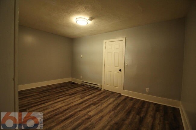 Building Photo - 817 Douglas St NW