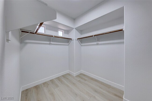 Building Photo - 926 Dancing Vines Ave