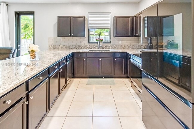 Building Photo - 724 SE 37th Ave