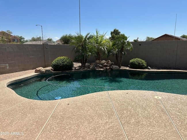 Building Photo - 1383 E Kingman Pl