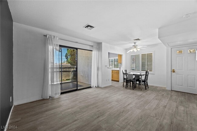 Building Photo - 4861 S Torrey Pines Dr