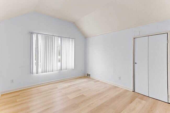 Building Photo - 7645 Fisher Ave