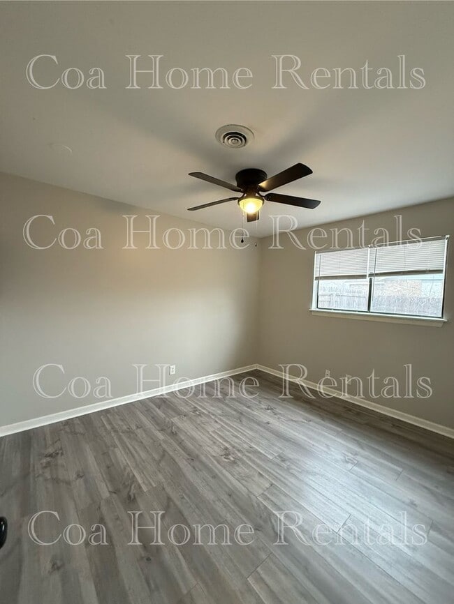 Building Photo - El Monte