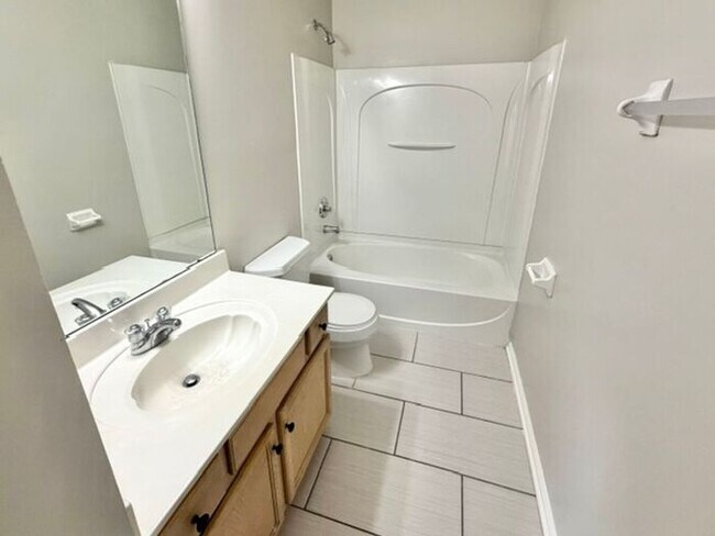 Building Photo - Now Leasing a 3 Bedroom 2.5 Bath Home In Cordova. Available Now.