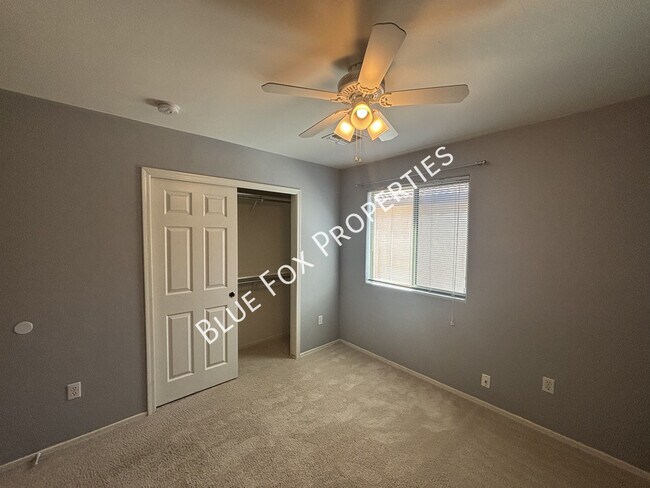 Building Photo - 7135 S Oakbank Dr