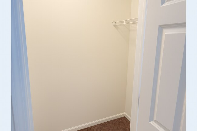 Building Photo - 842 Finley Dr