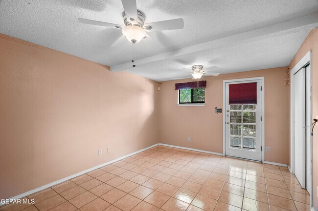 Building Photo - 4644 Loma De Cobre Dr