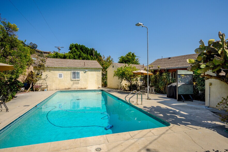 Building Photo - 941 Verdugo Circle Dr