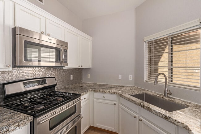 Building Photo - 4049 E Melinda Ln