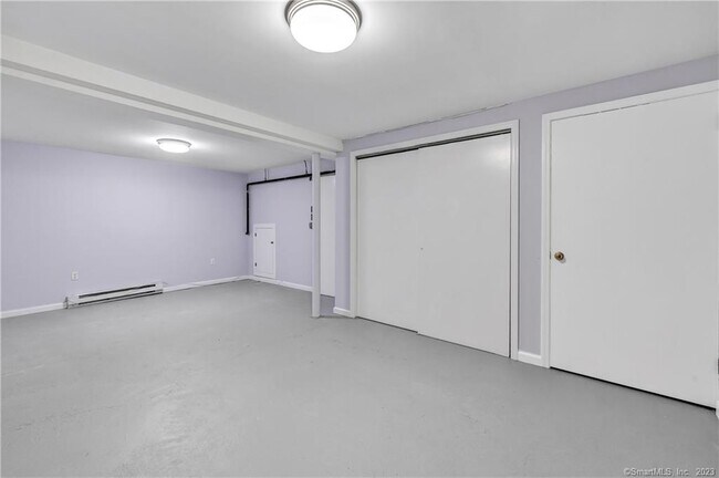Building Photo - 4 Cranbury Woods Rd