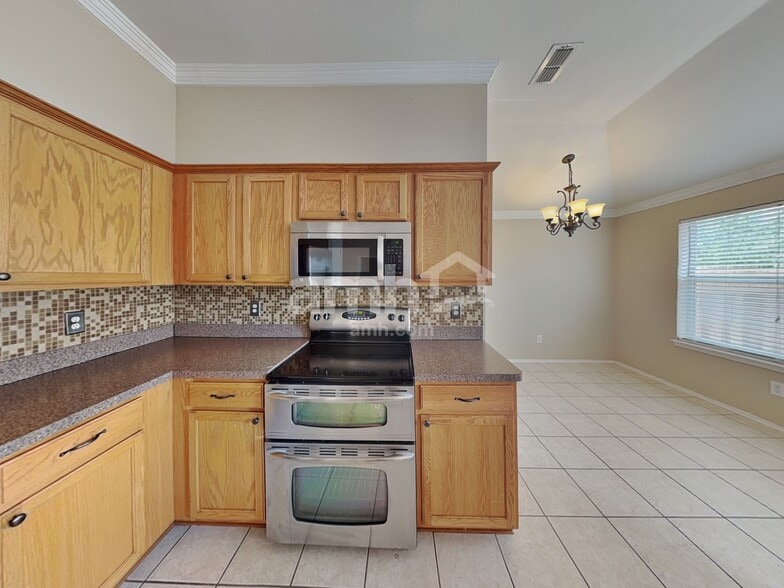 Building Photo - 1909 Wahoo Dr