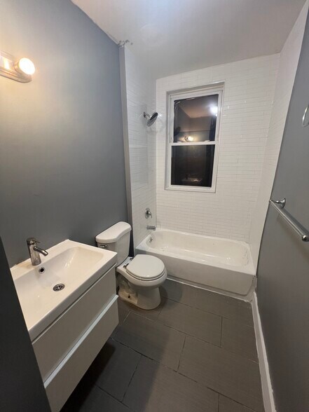 Bathroom - 62 Farley Ave