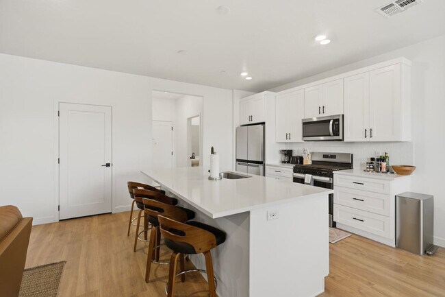 Building Photo - 1702 Ripple Rock Dr