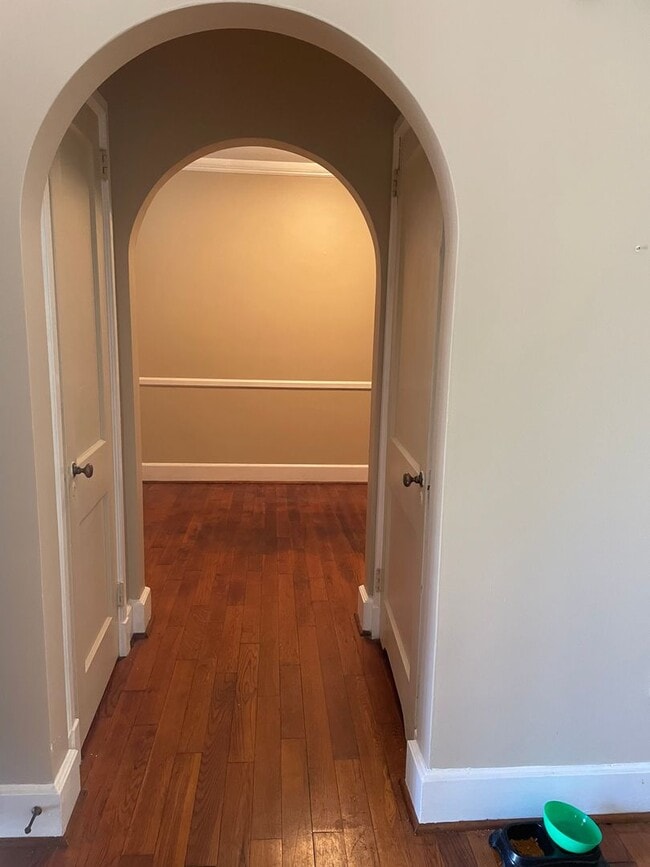 Building Photo - Downtown Greenville 1 bedroom Condominium