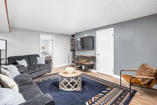 Building Photo - 620 Southridge Ct