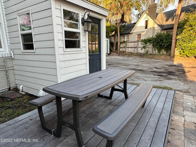 Building Photo - 1641 Larue Ave