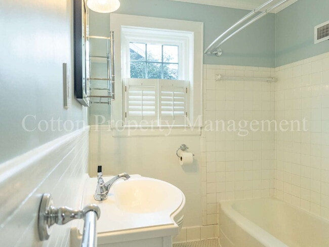 Building Photo - 309 N 23rd St